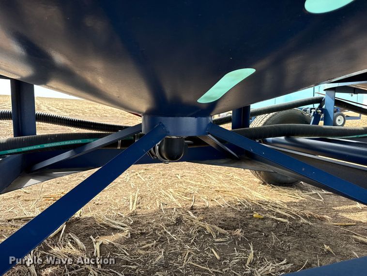 image for item DZ5305 2013 Skiles Industries nurse tank trailer