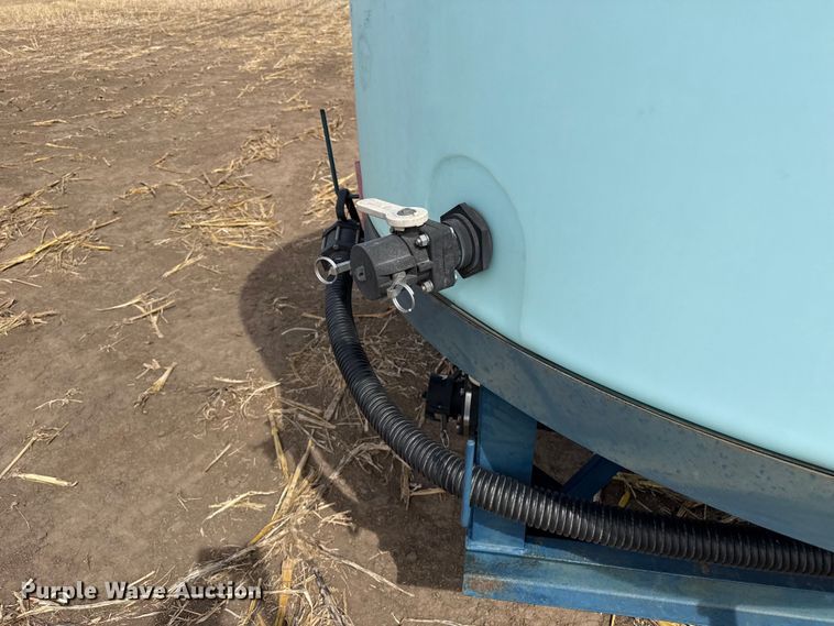 image for item DZ5305 2013 Skiles Industries nurse tank trailer