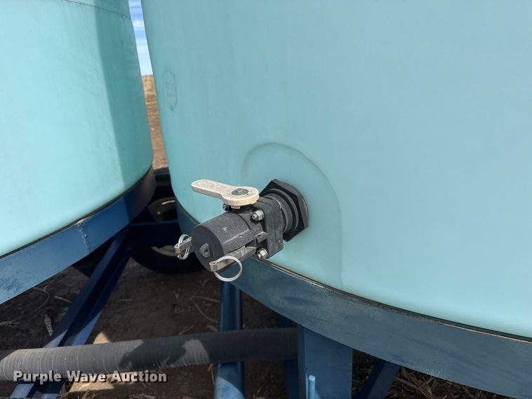 image for item DZ5305 2013 Skiles Industries nurse tank trailer