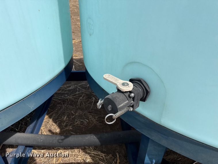 image for item DZ5305 2013 Skiles Industries nurse tank trailer