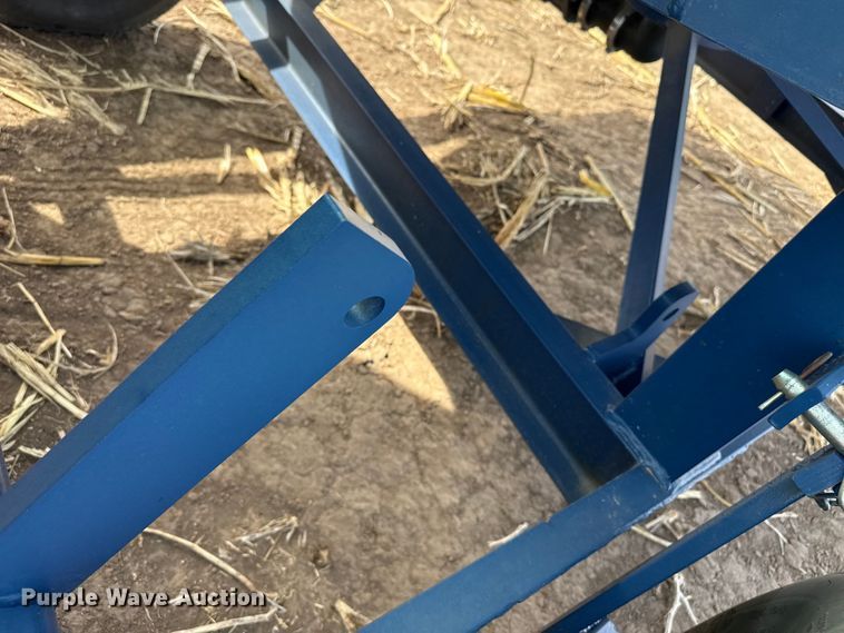 image for item DZ5305 2013 Skiles Industries nurse tank trailer