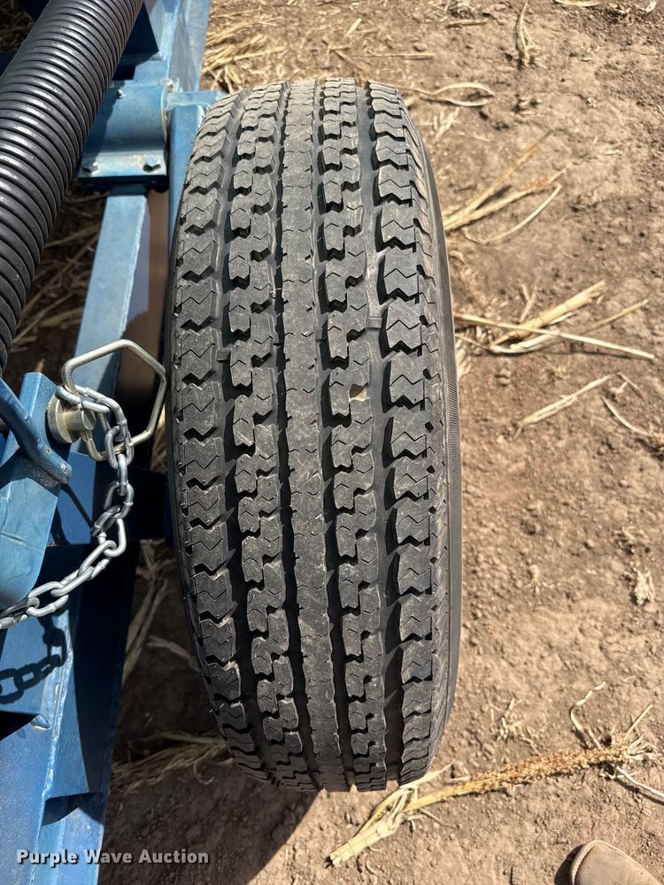 image for item DZ5305 2013 Skiles Industries nurse tank trailer