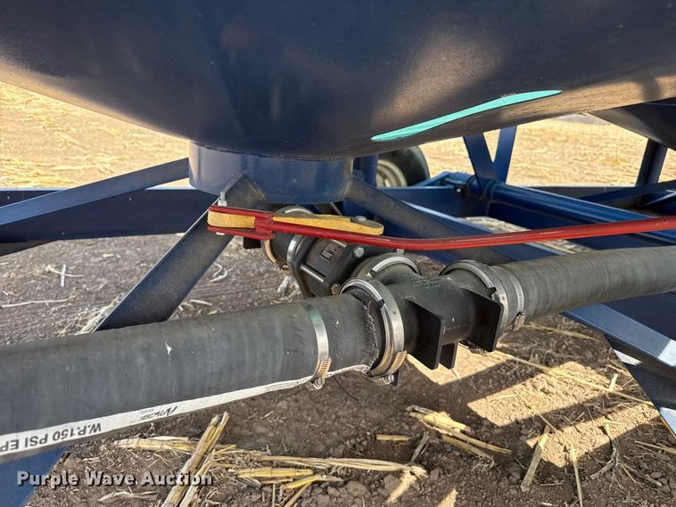 image for item DZ5306 2013 Skiles Industries nurse tank trailer