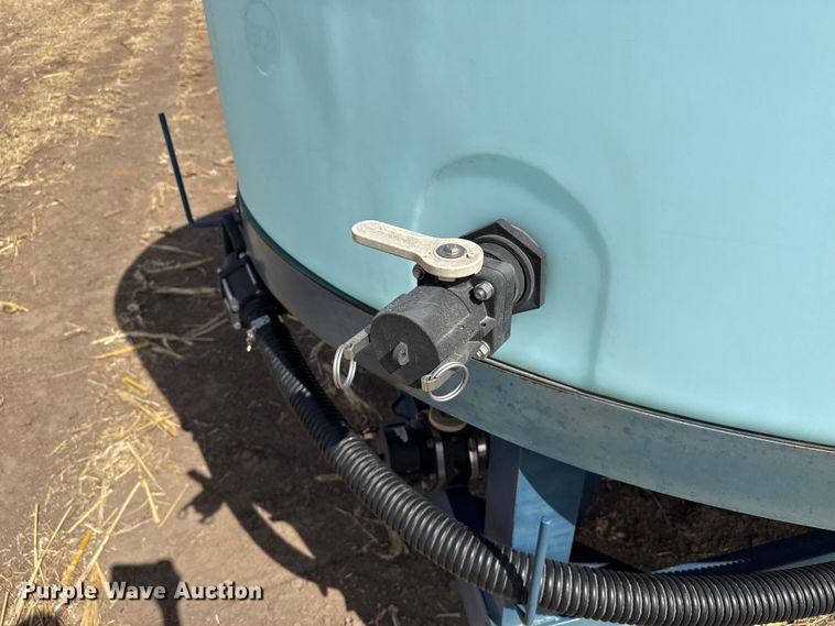 image for item DZ5306 2013 Skiles Industries nurse tank trailer