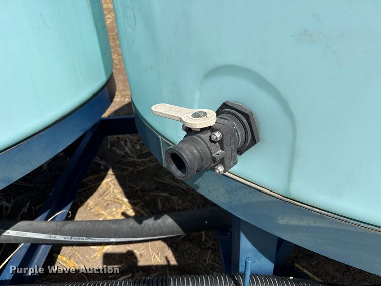 image for item DZ5306 2013 Skiles Industries nurse tank trailer