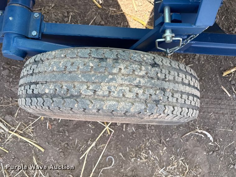 image for item DZ5306 2013 Skiles Industries nurse tank trailer