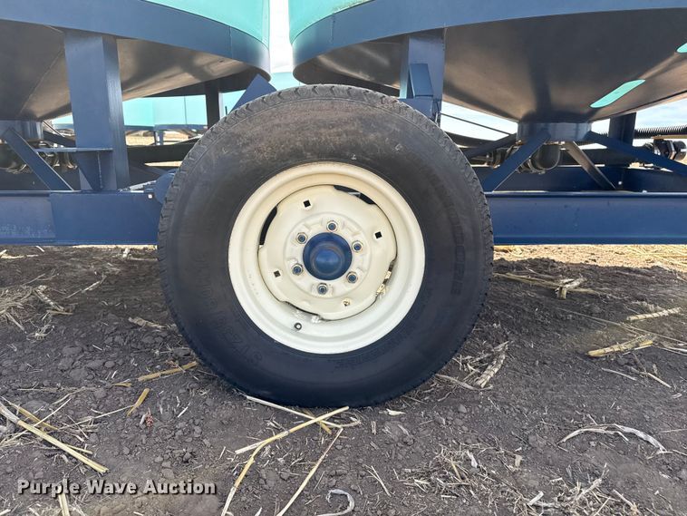 image for item DZ5306 2013 Skiles Industries nurse tank trailer