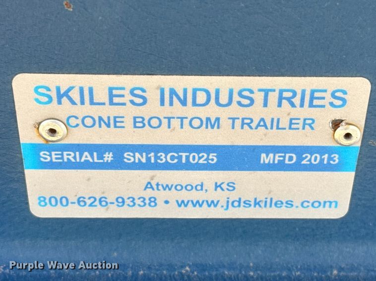 image for item DZ5306 2013 Skiles Industries nurse tank trailer