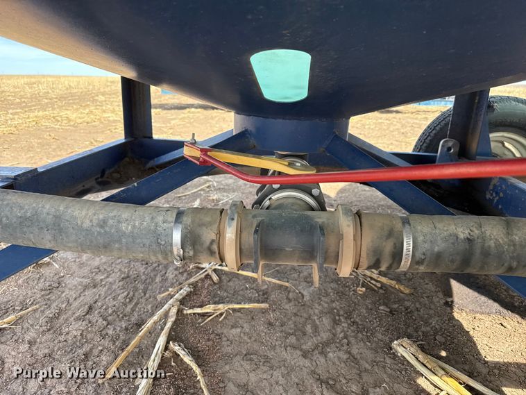 image for item DZ5307 2013 Skiles Industries nurse tank trailer