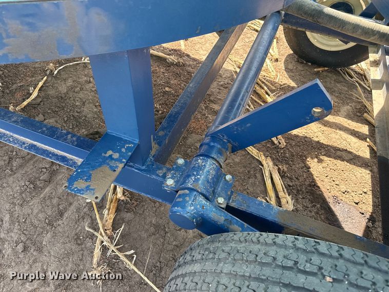 image for item DZ5307 2013 Skiles Industries nurse tank trailer