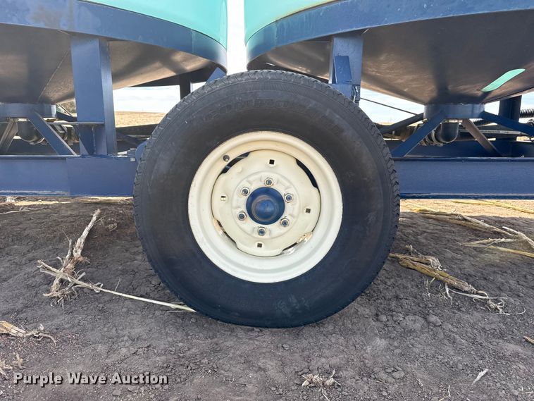 image for item DZ5307 2013 Skiles Industries nurse tank trailer