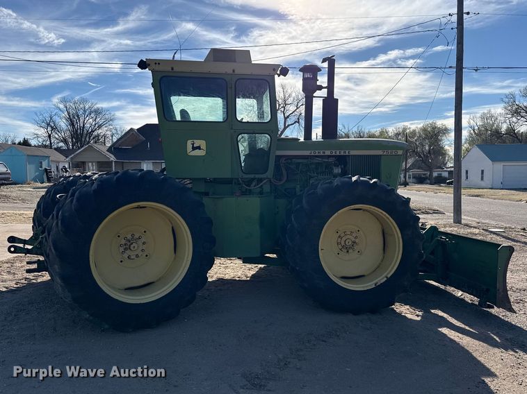 image for item DZ5311 1974 John Deere 7520 4WD tractor