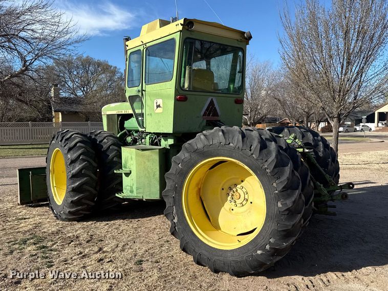 image for item DZ5311 1974 John Deere 7520 4WD tractor