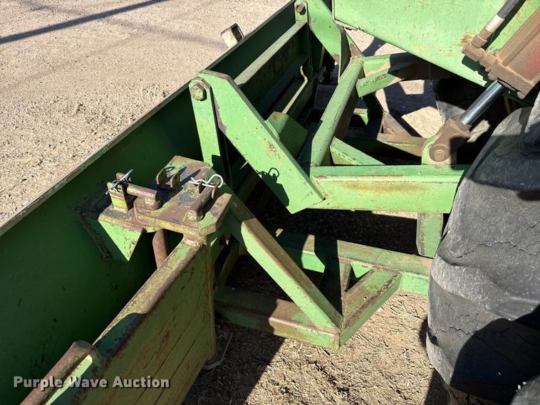 image for item DZ5311 1974 John Deere 7520 4WD tractor