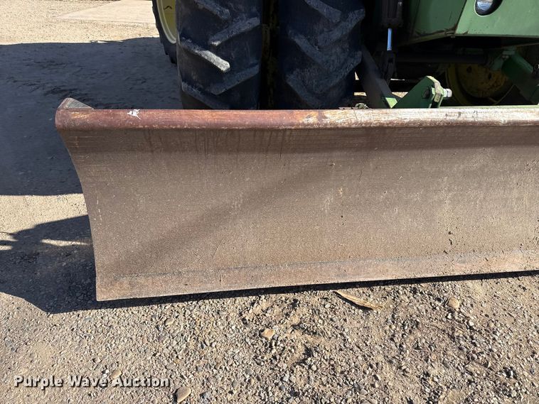 image for item DZ5311 1974 John Deere 7520 4WD tractor