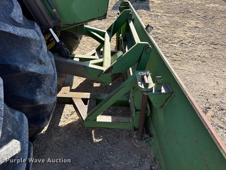 image for item DZ5311 1974 John Deere 7520 4WD tractor