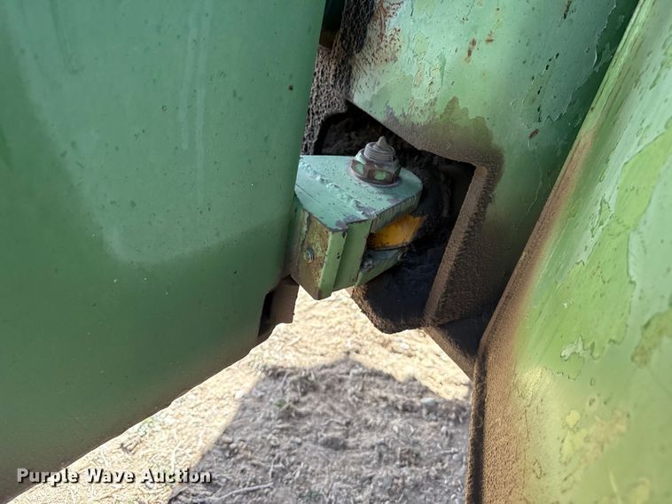 image for item DZ5311 1974 John Deere 7520 4WD tractor