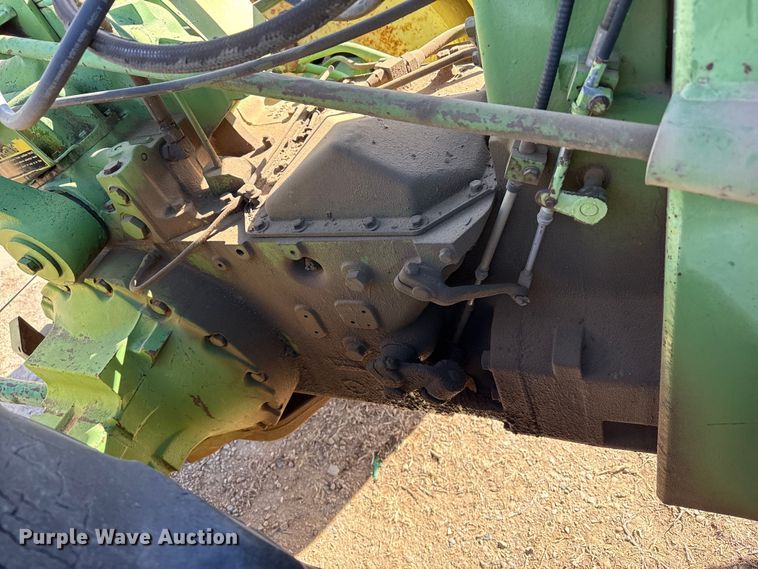 image for item DZ5311 1974 John Deere 7520 4WD tractor