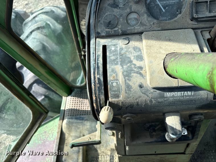 image for item DZ5311 1974 John Deere 7520 4WD tractor