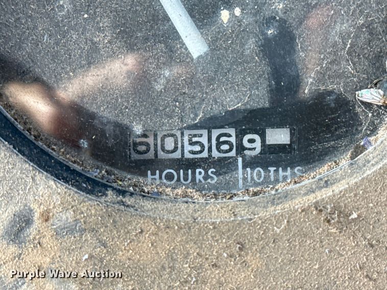 image for item DZ5311 1974 John Deere 7520 4WD tractor