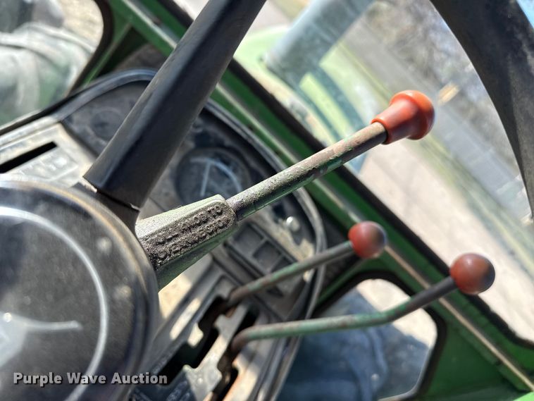 image for item DZ5311 1974 John Deere 7520 4WD tractor