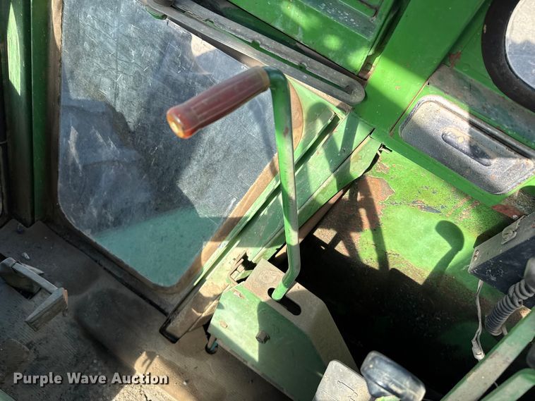 image for item DZ5311 1974 John Deere 7520 4WD tractor