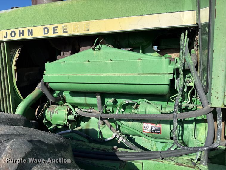 image for item DZ5311 1974 John Deere 7520 4WD tractor