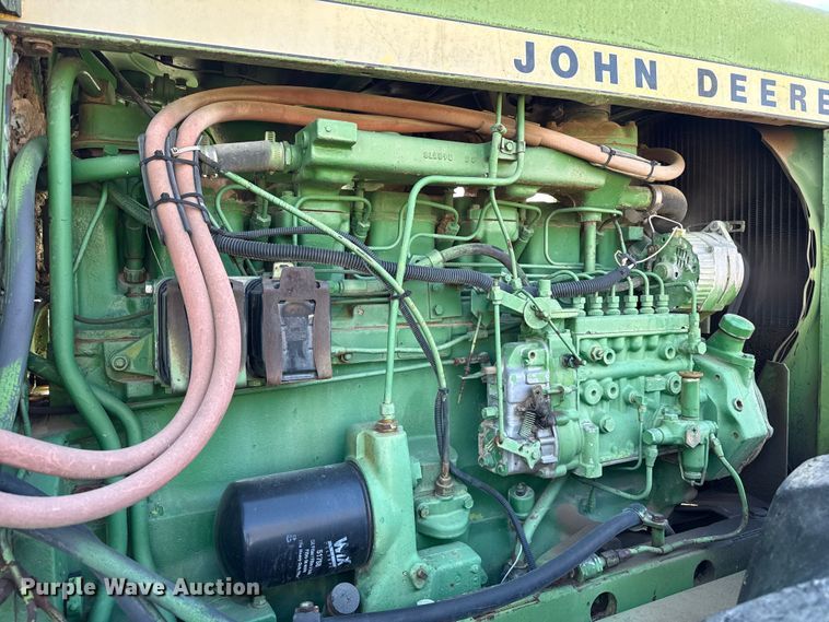 image for item DZ5311 1974 John Deere 7520 4WD tractor