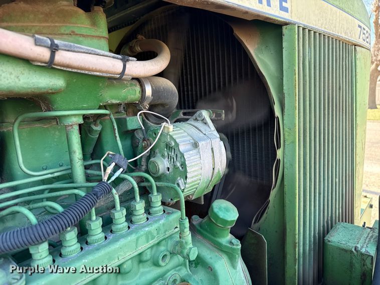 image for item DZ5311 1974 John Deere 7520 4WD tractor