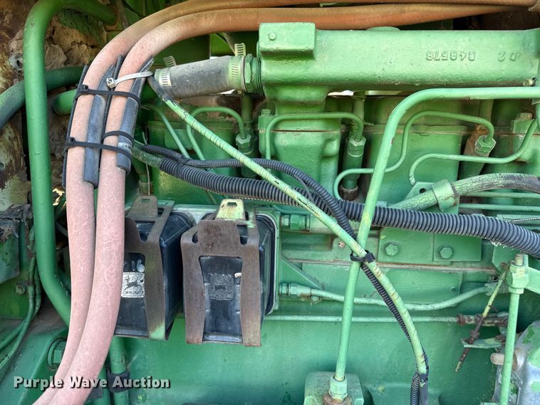 image for item DZ5311 1974 John Deere 7520 4WD tractor