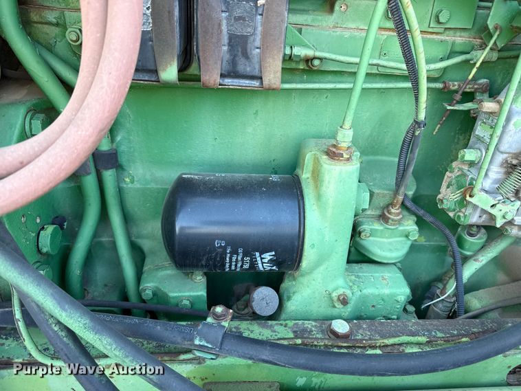 image for item DZ5311 1974 John Deere 7520 4WD tractor