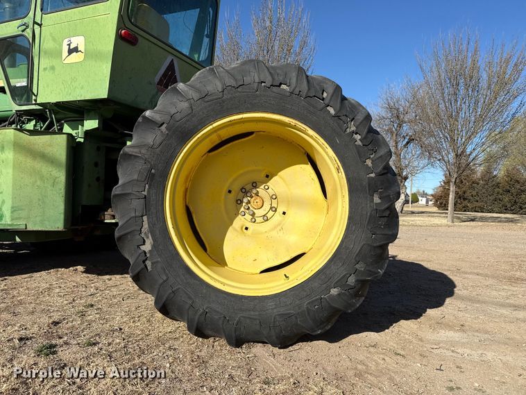 image for item DZ5311 1974 John Deere 7520 4WD tractor
