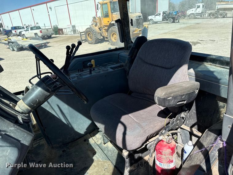 image for item DZ5312 1992 Case International 7140 MFWD tractor