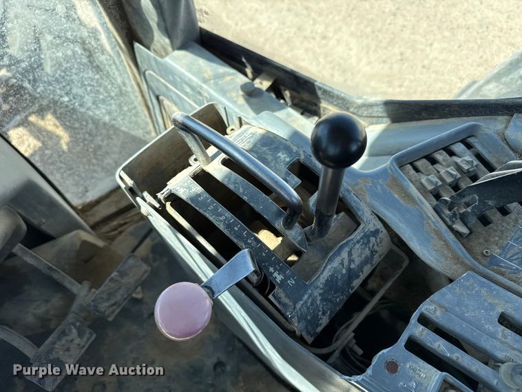 image for item DZ5312 1992 Case International 7140 MFWD tractor