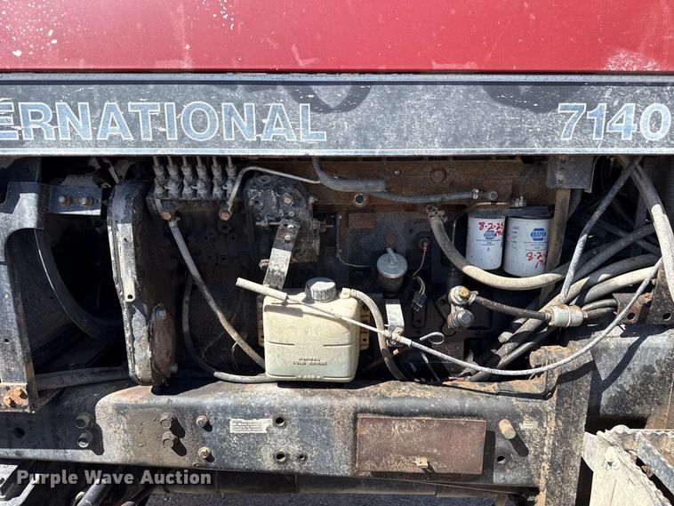 image for item DZ5312 1992 Case International 7140 MFWD tractor