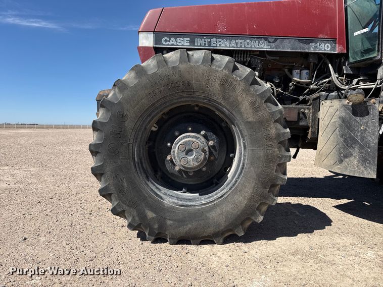 image for item DZ5312 1992 Case International 7140 MFWD tractor