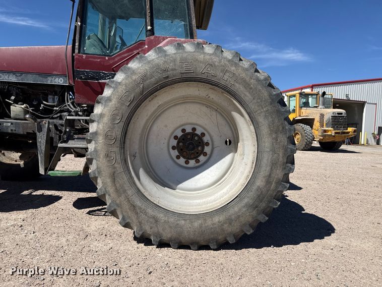 image for item DZ5312 1992 Case International 7140 MFWD tractor