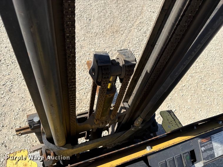 image for item DZ5321 Hyster H30XM forklift