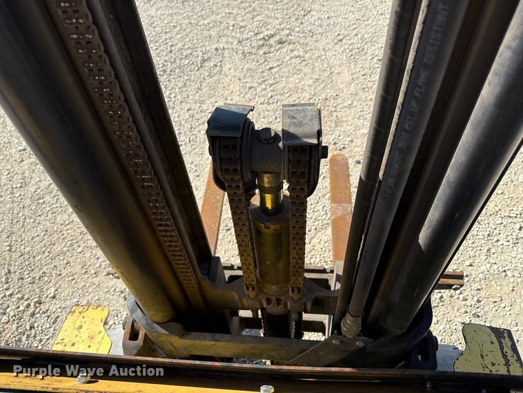 image for item DZ5321 Hyster H30XM forklift