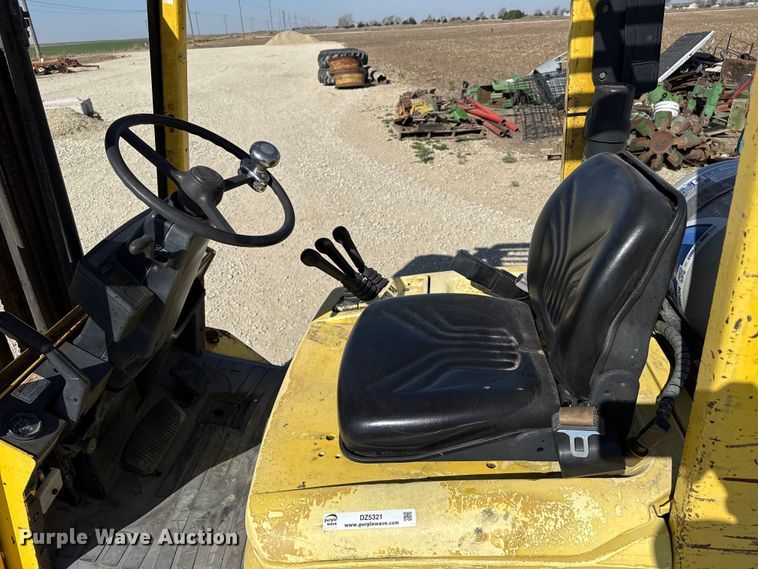 image for item DZ5321 Hyster H30XM forklift