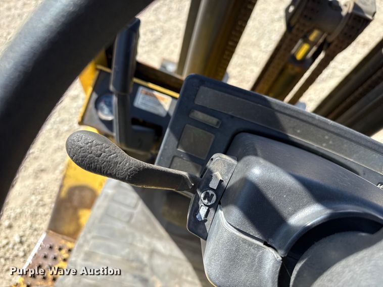 image for item DZ5321 Hyster H30XM forklift