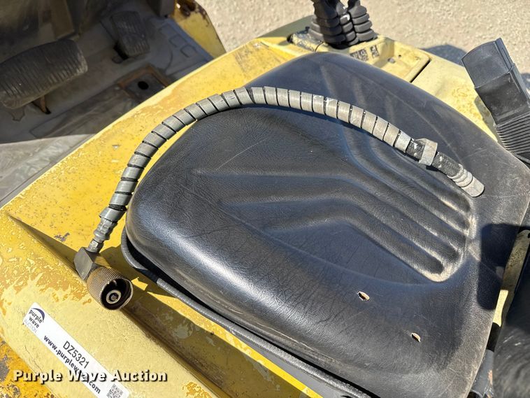 image for item DZ5321 Hyster H30XM forklift