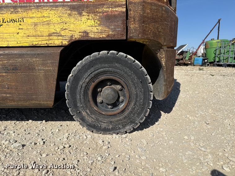 image for item DZ5321 Hyster H30XM forklift