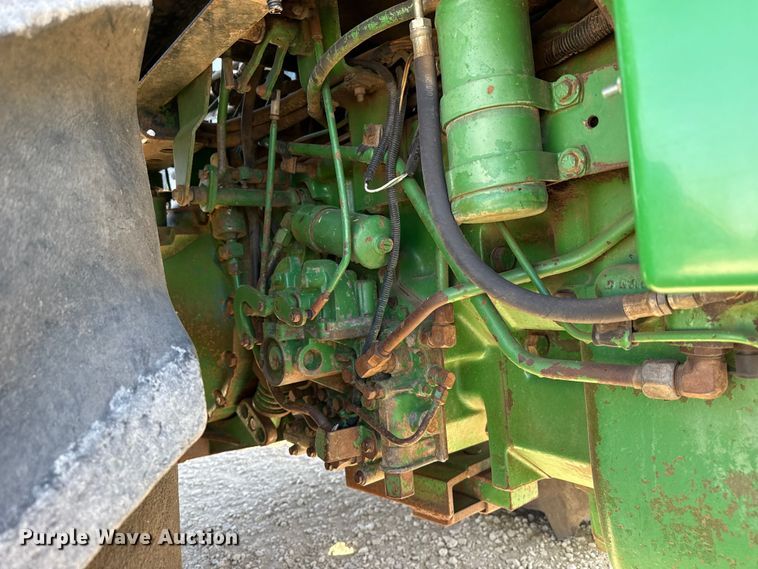 image for item DZ5322 1983 John Deere 4850 MFWD tractor