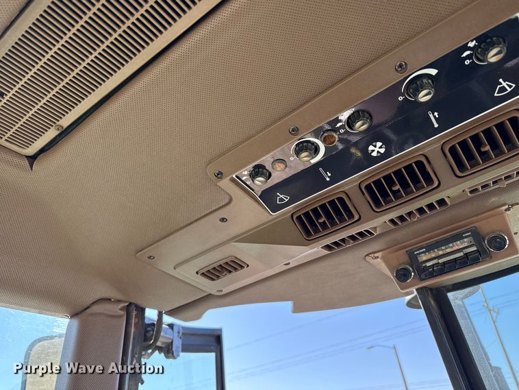 image for item DZ5322 1983 John Deere 4850 MFWD tractor