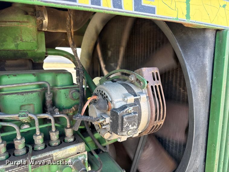 image for item DZ5322 1983 John Deere 4850 MFWD tractor