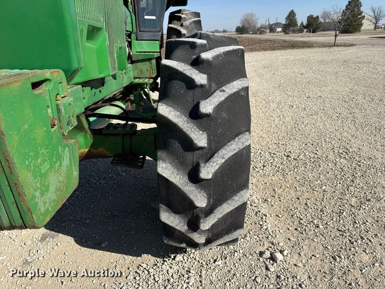 image for item DZ5322 1983 John Deere 4850 MFWD tractor