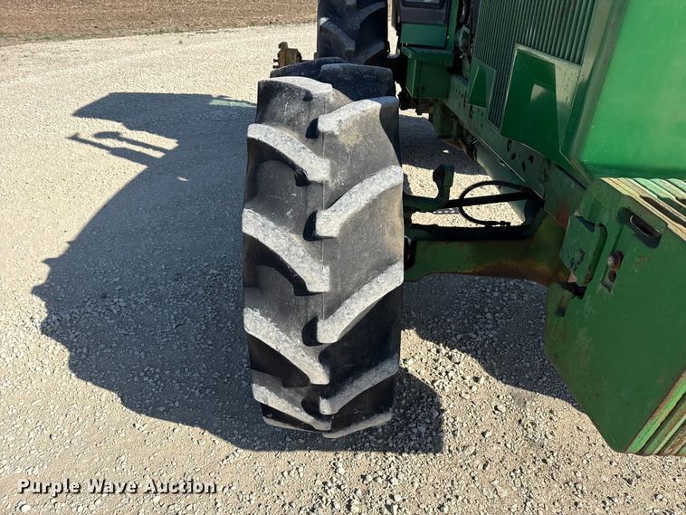 image for item DZ5322 1983 John Deere 4850 MFWD tractor