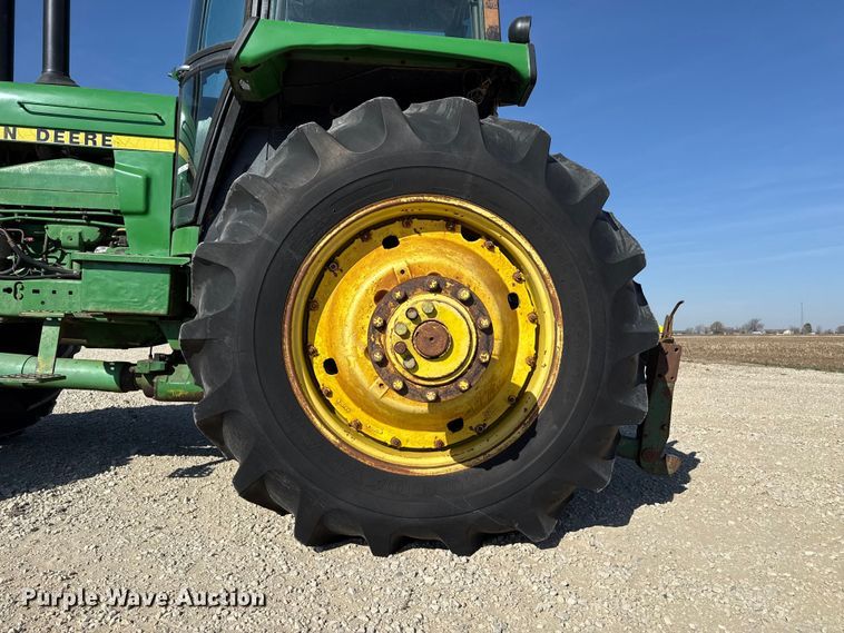 image for item DZ5322 1983 John Deere 4850 MFWD tractor