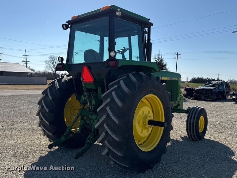 image for item DZ5323 1980 John Deere 4440 tractor